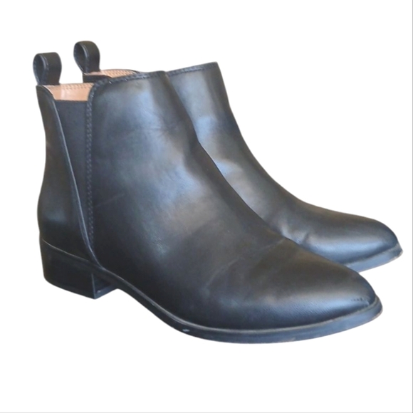 J. Crew Black Leather Ankle Boot Women's Black Chelsea Boots size 7 - Picture 10 of 10